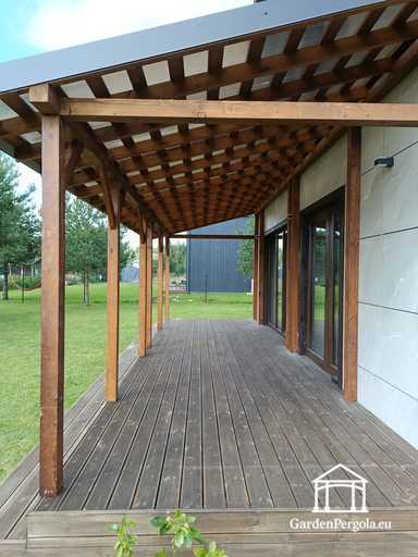 Naturalna drewniana weranda 2,4 x 9 m bez tarasu